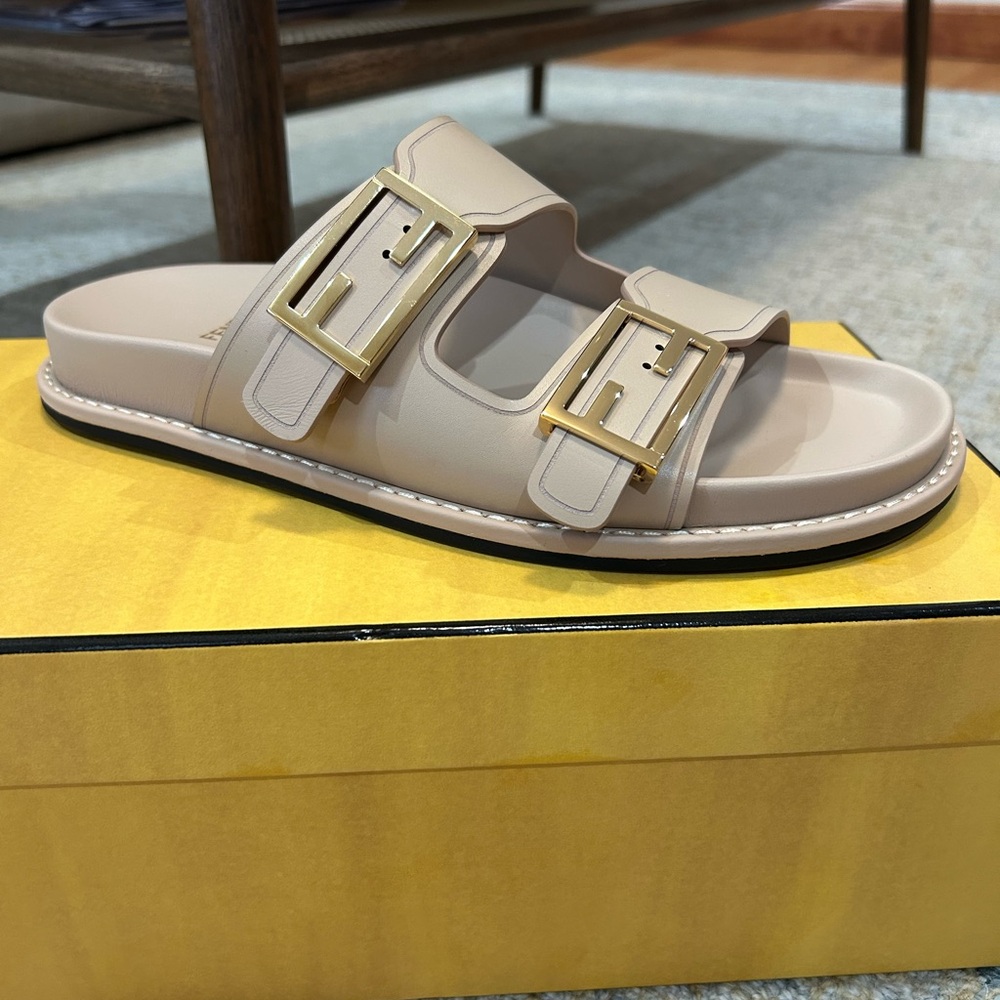 NWT Fendi Slides